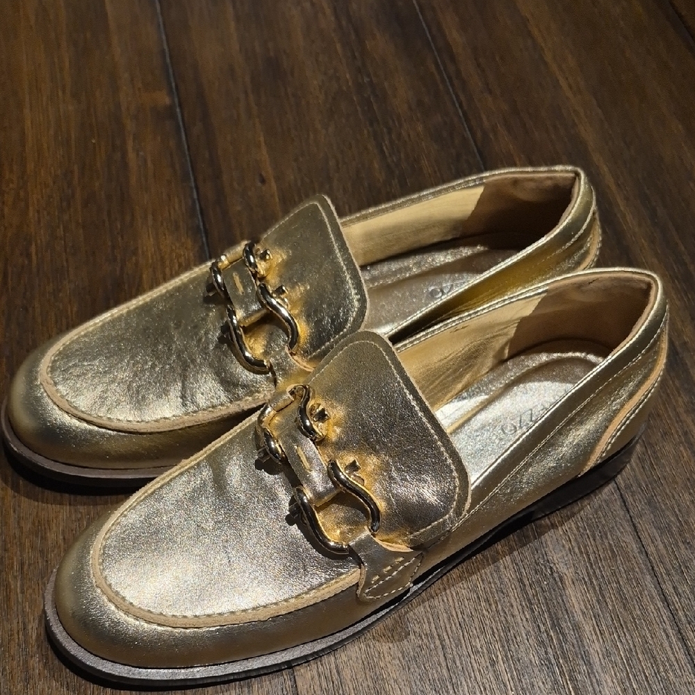 Stylish Gold Women's Loafers
